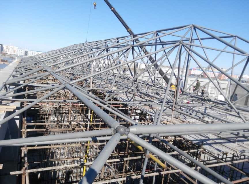 河东商贸城屋顶网架工程