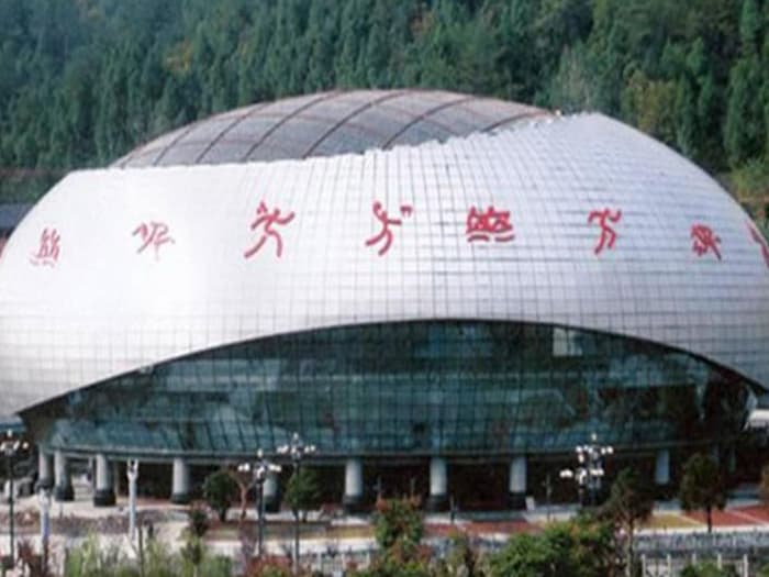河东体育中心球形网架加工安装